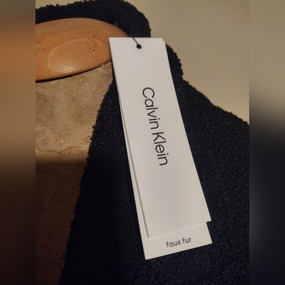 NWT Calvin Klein Black Faux Fur Scarf - Picture 7 of 7